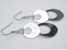 佳麗珠寶銀首飾 打造宿州情侶耳環(huán)的匠心工藝